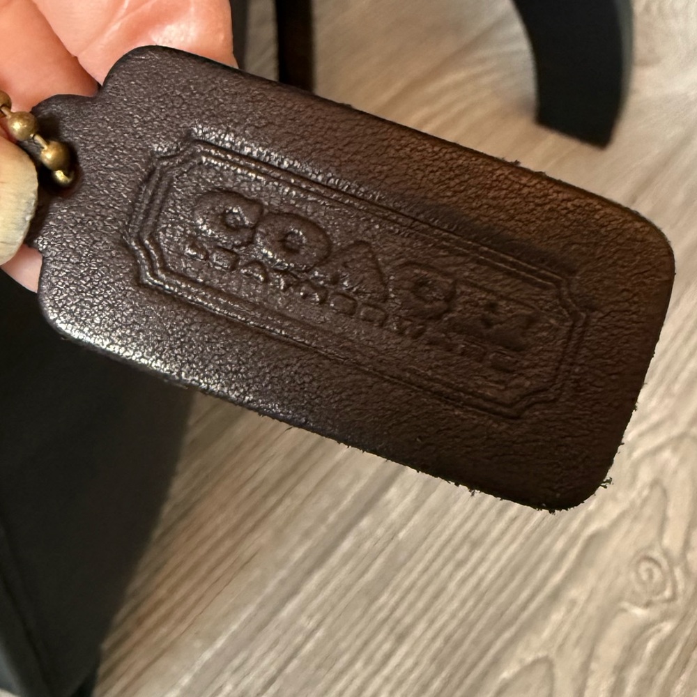 1980’s Coach Club Satchel, 2 handles, large zipper, original tag. 0072-917. EUC - Picture 3 of 16